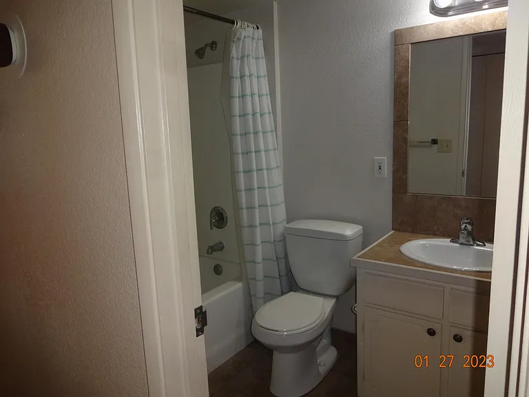 1122 Shorewood Cir — Photo 8