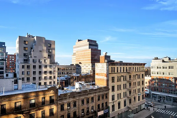 Sold by Argent Advisors LLC | media 8