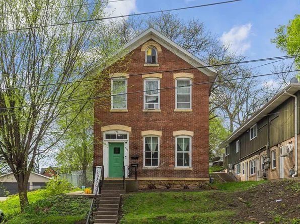752 University Ave, Dubuque, IA 52001