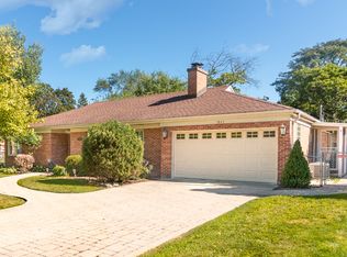 1863 Burton Ln, Park Ridge, IL 60068