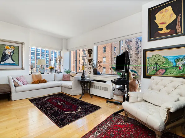 3585 Greystone Avenue image 1 of 9