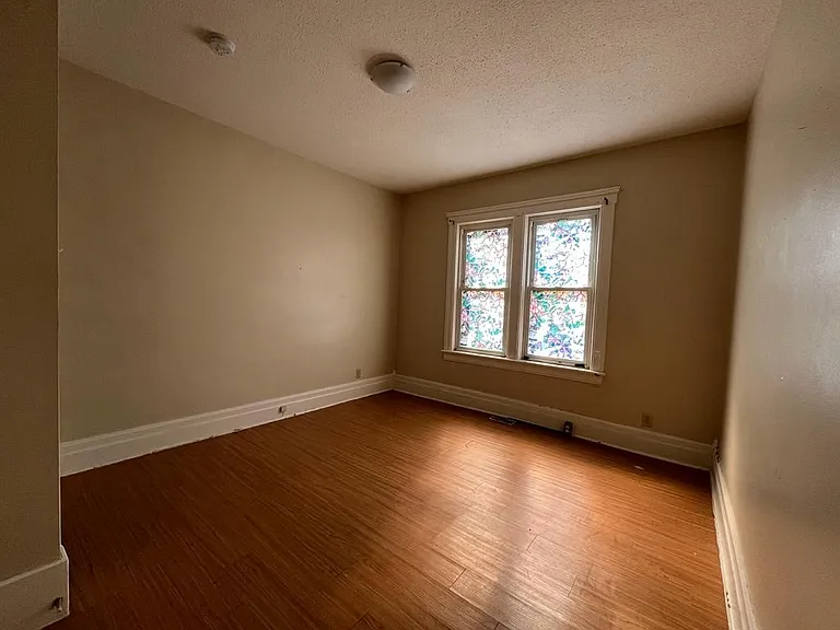 806 Marentette Ave #1 — Photo 2