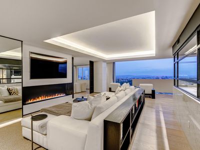 818 N Doheny Dr APT 1402, West Hollywood, CA, 90069