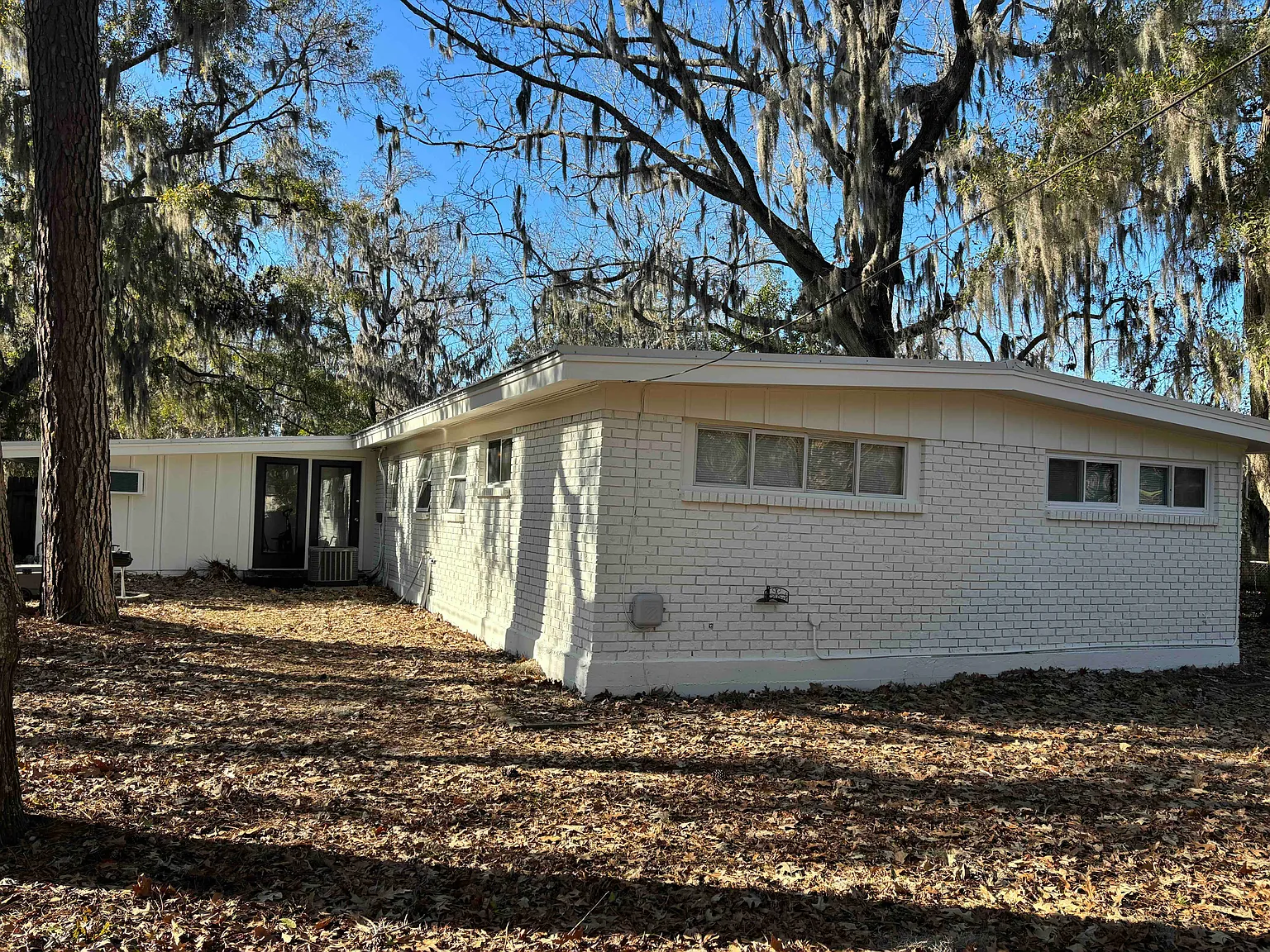 3 bed, 1438 sqft, $2,200 — Photo 3
