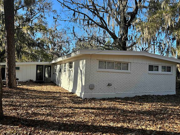 3rd image of 12444 Deerfield Rd