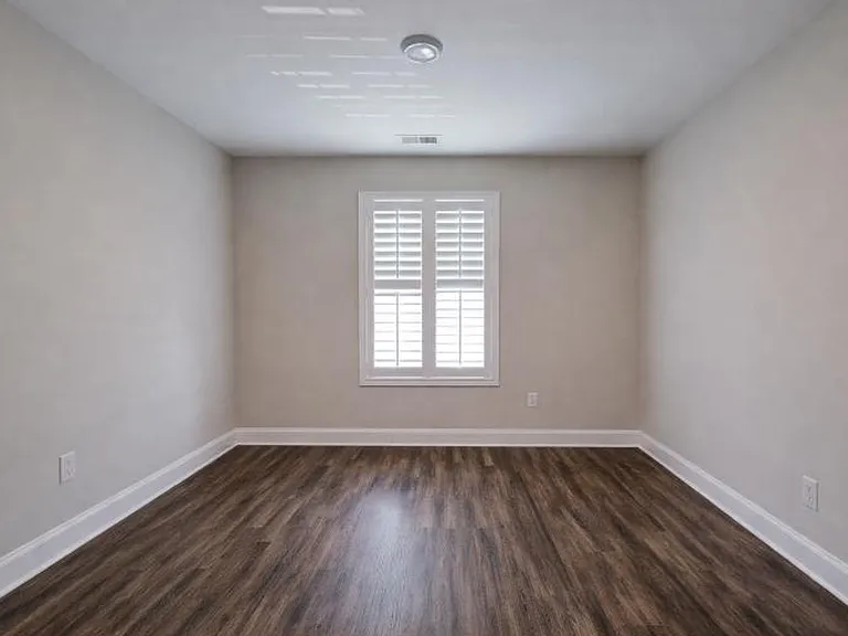 1233 Black Oak Cir — Photo 23