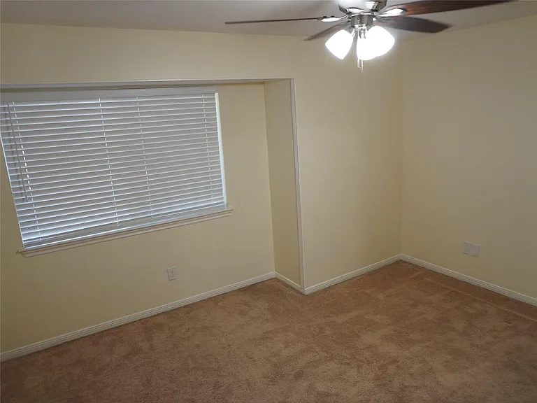 31 N Lakeridge Cir — Photo 34