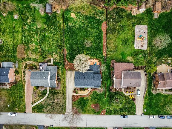 4th image of 5914 Graybrooke Dr