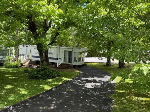 4229 E Pkwy #10, Gatlinburg, TN 37738