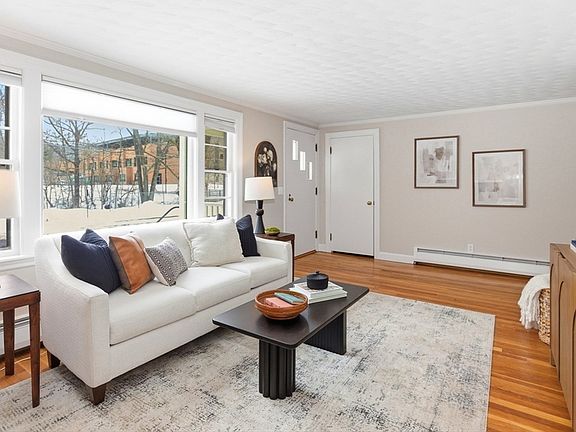 3rd image of 149 Horn Pond Brook Rd