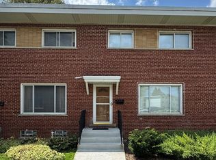 415 E Lincoln St, Mount Prospect, IL 60056