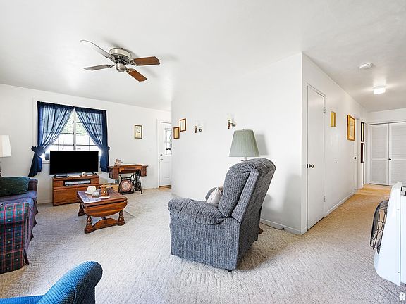 5th image of 310 Saint Clair Dr