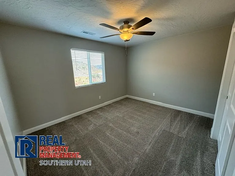 1042 S 1450 E #36 — Photo 11