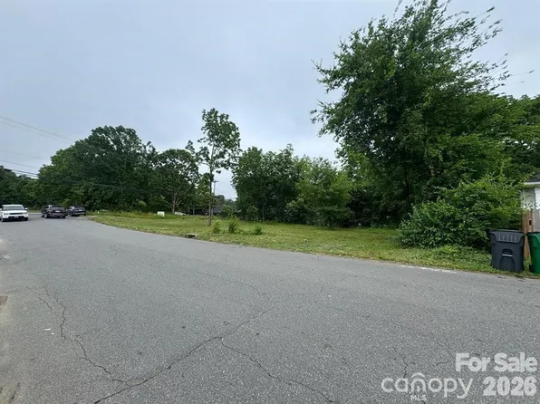 2211 Carmine St, Charlotte, NC 28206