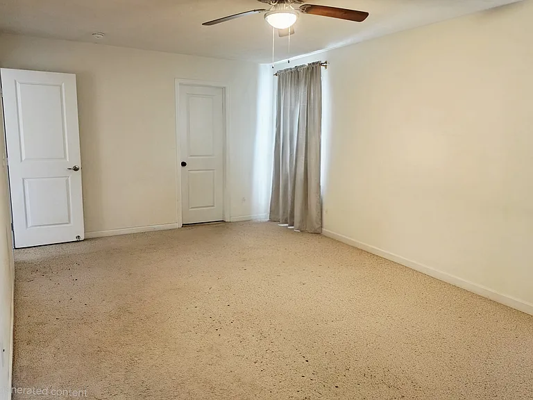 114 Glenridge Cir — Photo 22