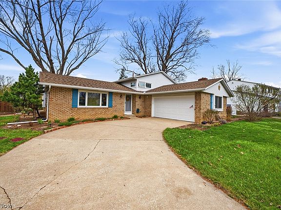 2nd image of 4560 Newbury Dr