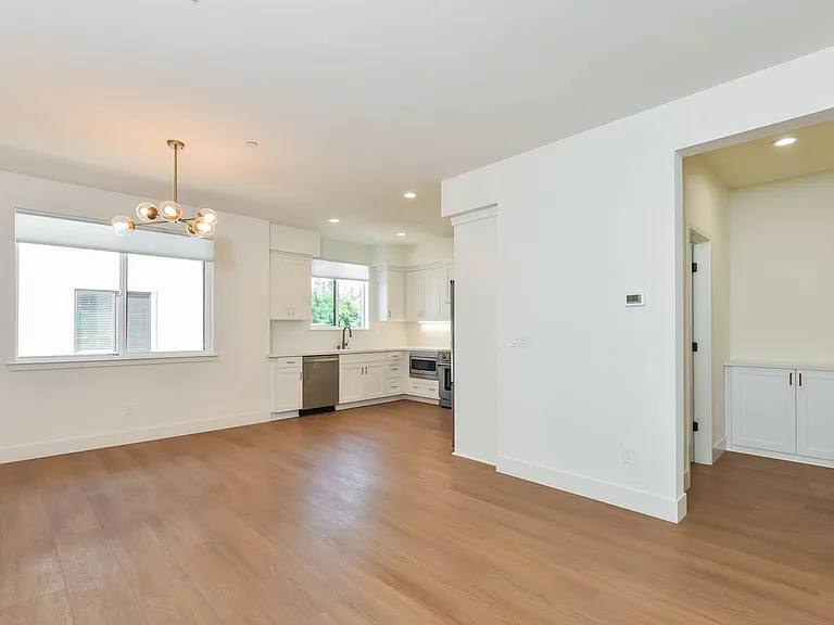 951 Woodside Rd — Photo 13