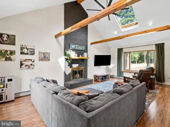 1302 Goldfinch Ln, Millville, NJ 08332
