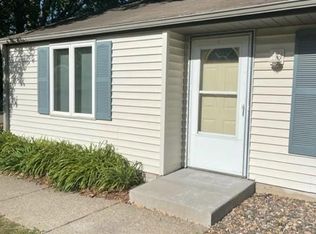 8274 142nd St W, Apple Valley, MN 55124