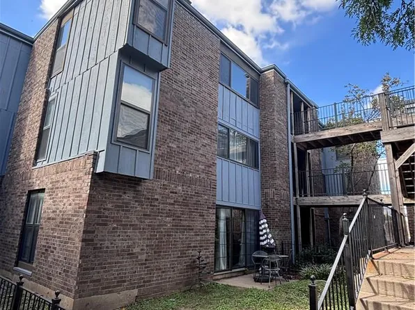 4057 Walnut St APT 6, Kansas City, MO 64111