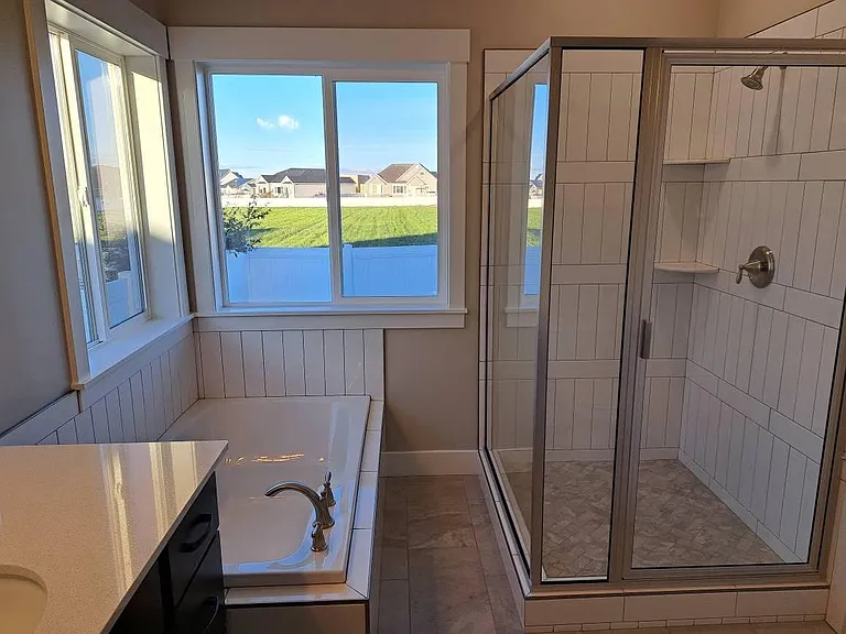 348 S 2300 W — Photo 9