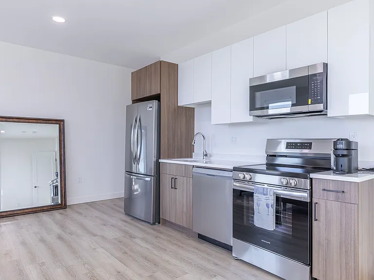 Skyline Apartments — Photo 62