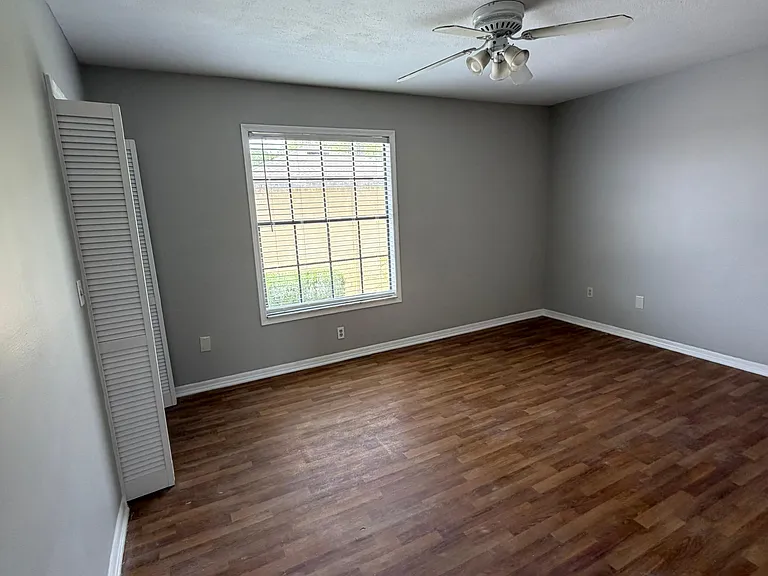 7454 Wynnewood Sq — Photo 16