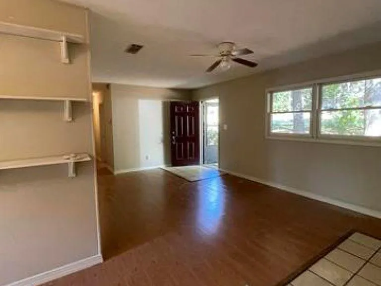 2983 Deshong Dr — Photo 7