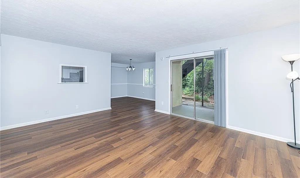 2 bed, 1.0 bath, 1040 sqft, $1,495 — Photo 4