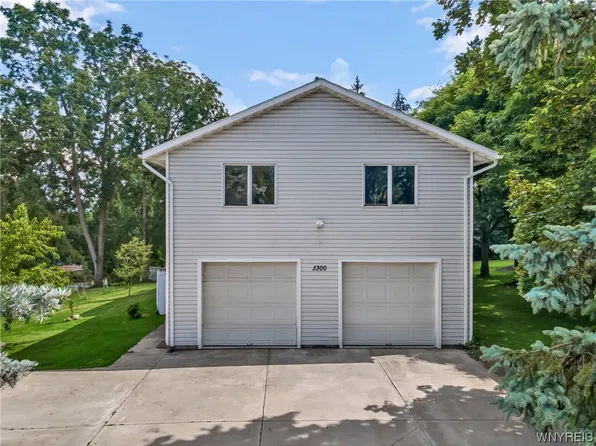 3300 Broadway Rd, Alexander, NY 14005