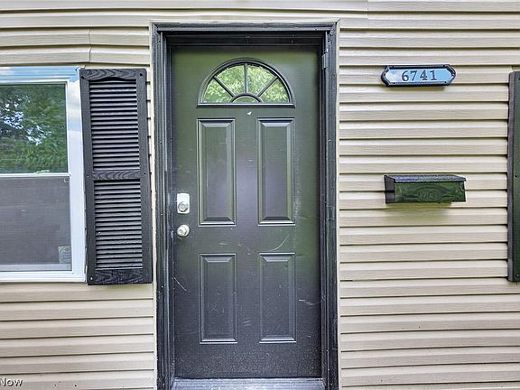 3rd image of 6741 Sumner Rd