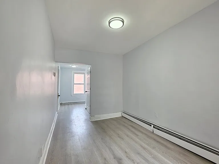 8 Lincoln Ave #2 — Photo 4