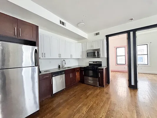 Rented by Pear NYC LLC | media 8