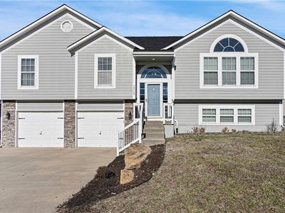 3909 SW Briarwood Dr, Lees Summit, MO, 64082