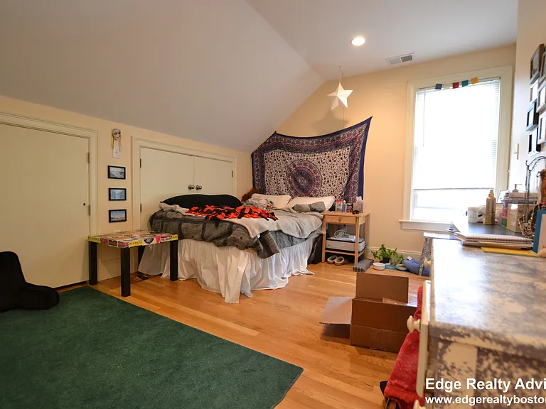11 Sparhawk St #4A — Photo 6