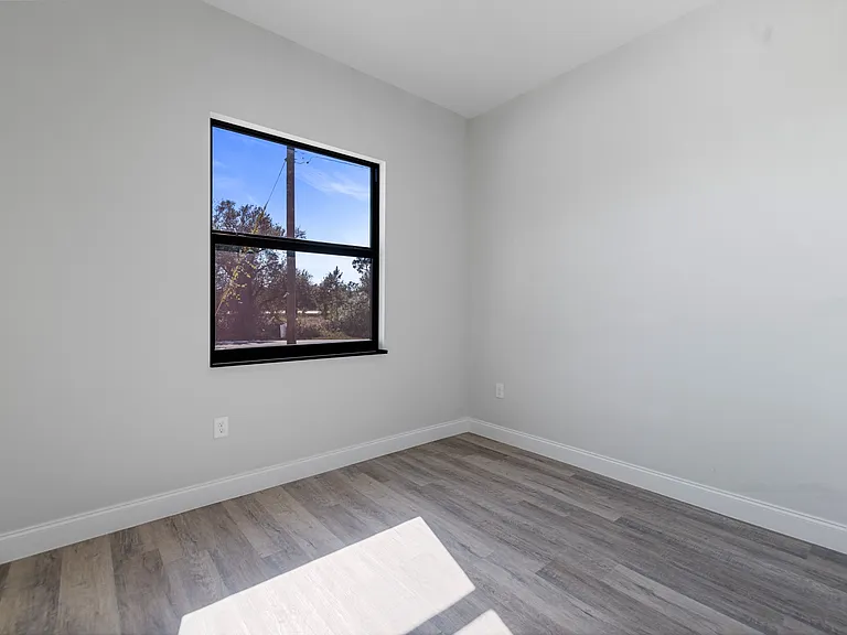 1103 Meadow Rd — Photo 16