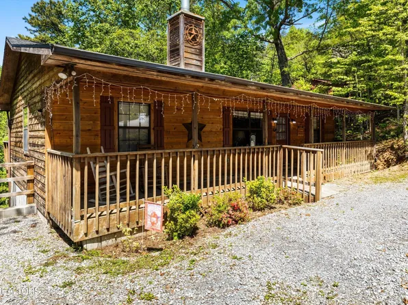 1757 Walker Trl, Sevierville, TN 37876