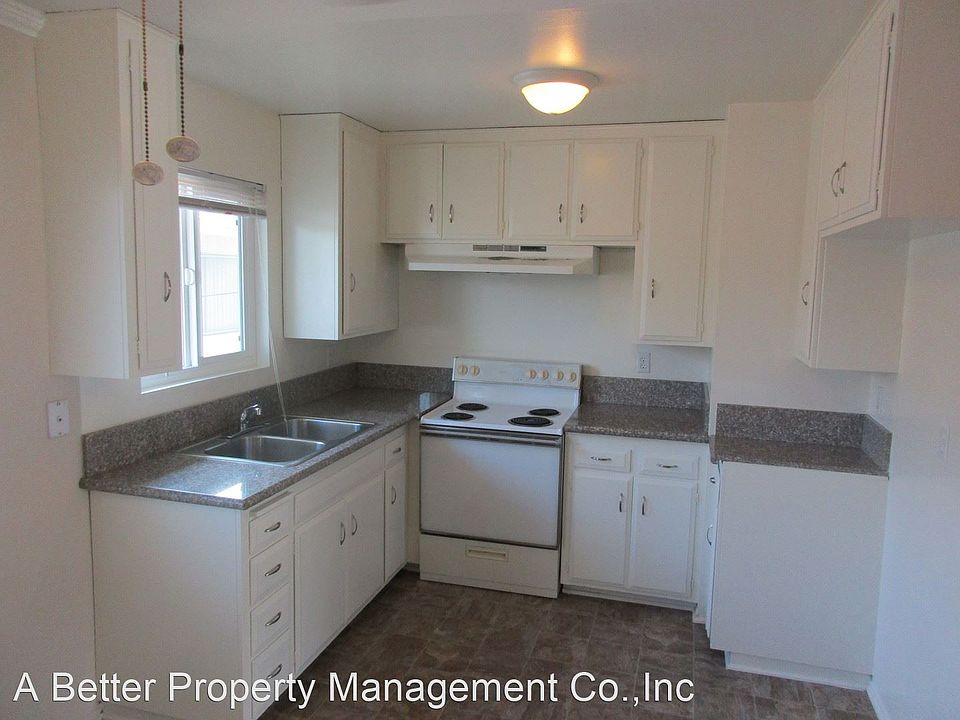 1st image of 4118 Hathaway Ave APT 3