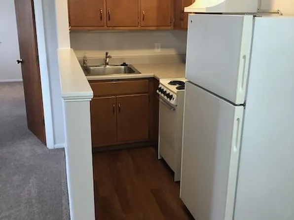 9 Perry Dr APT 3, Danvers, MA 01923