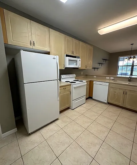 14732 Sutherland Ave — Photo 49