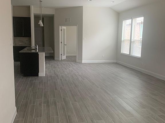 4th image of 110 Cyril Dr