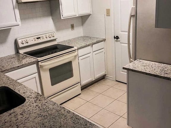 3rd image of 1511 Lincoln Way APT 304