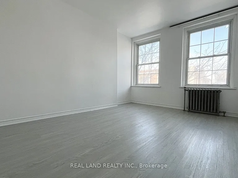 31 King St E #1 — Photo 10