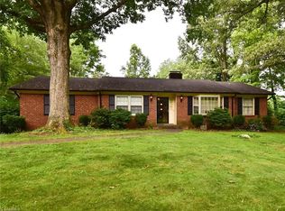 1830 Cliffside Dr, Pfafftown, NC 27040