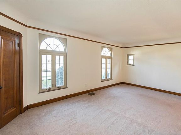 5th image of 7409 Whittington Dr