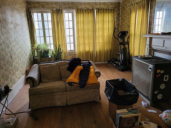 Living Room w/ Woodburner
