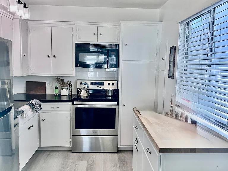 6606 Vista Del Mar Ave — Photo 8