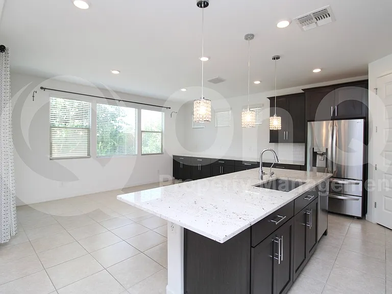 1130 E Armstrong Way — Photo 5