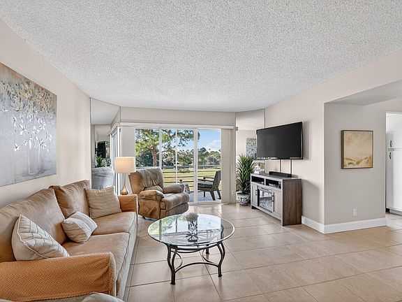 5th image of 3871 Via Poinciana #403