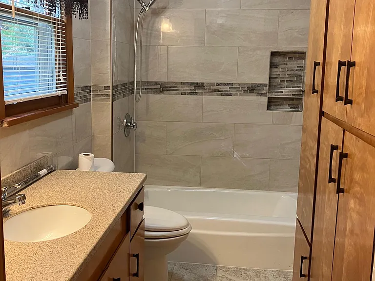 729 Laurel St — Photo 5